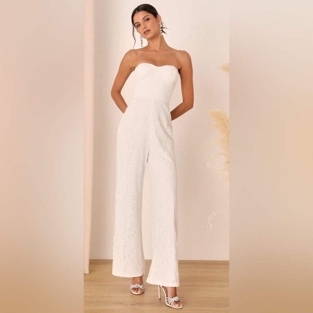 Eternal Perfection White Lace Strapless Bustier Jumpsuit Size Small NWT
Lulus
